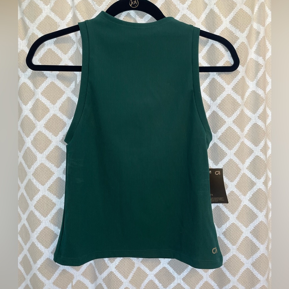 GapFit dry wicking tank